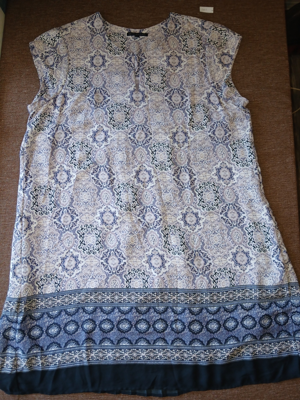Signature Studio Blue and White Paisley Large Size XL